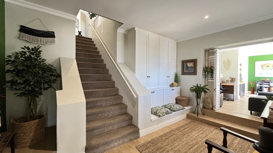 4 Bedroom Property for Sale in Simons Kloof Western Cape